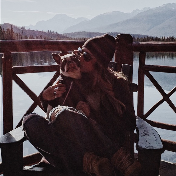 Meet your Posher, Kerra - Picture 3 of 5